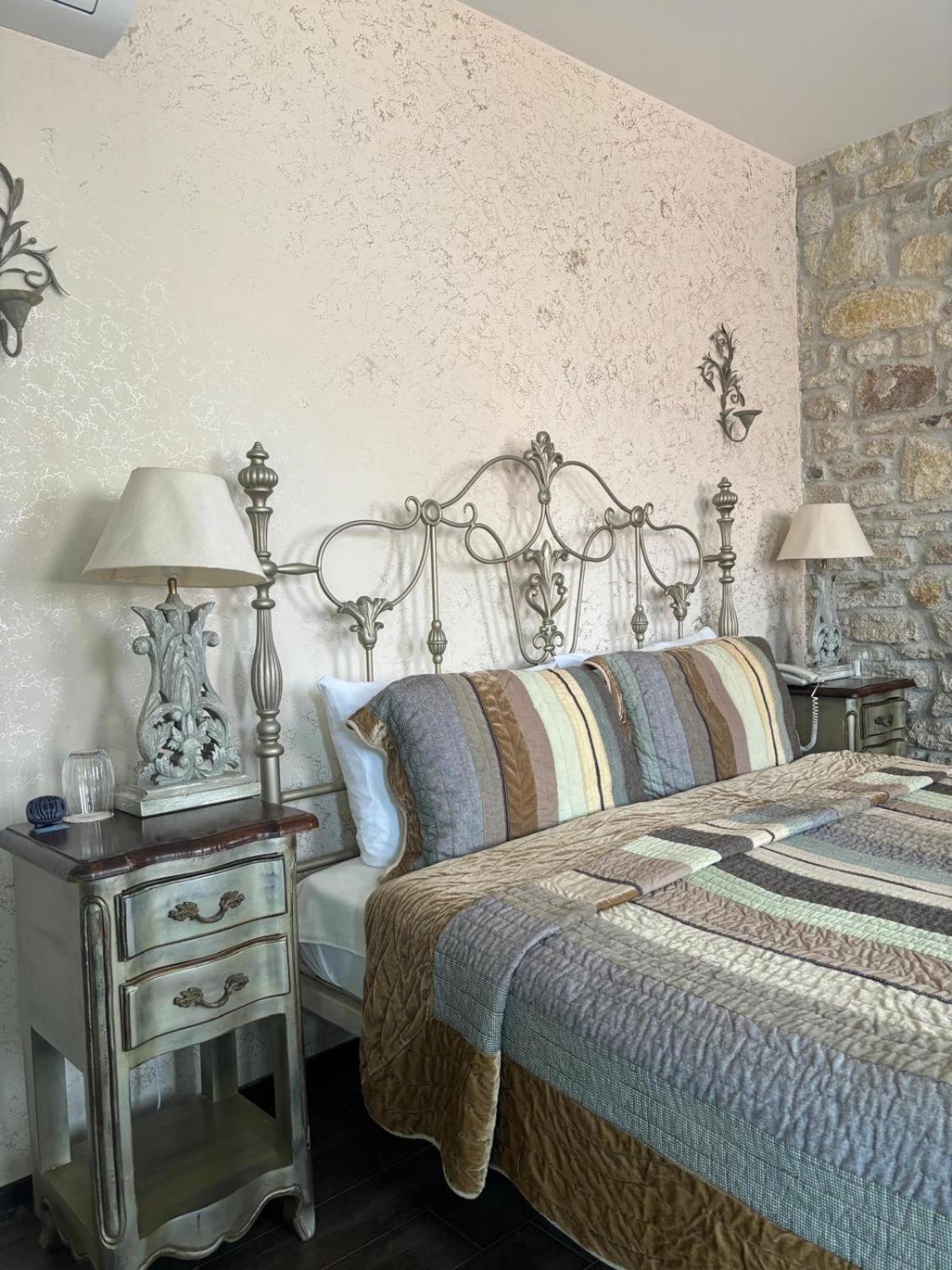 Griffon Hotel Yenifoca Eksteriør billede